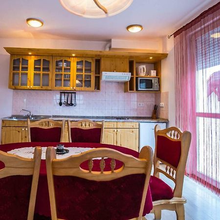 Kis-Gast Panorama Apartman ไฮจ์ดุสโซบอสโล ภายนอก รูปภาพ