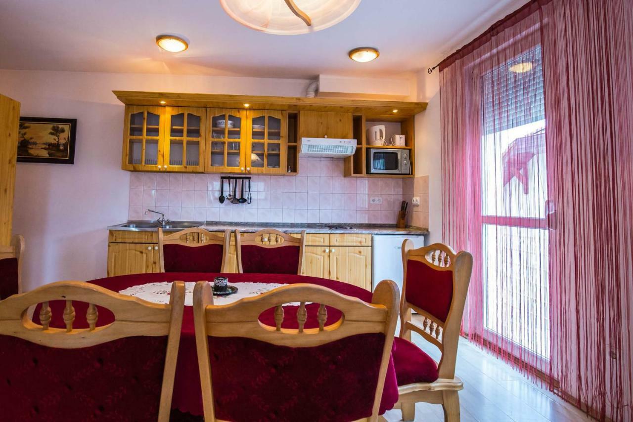 Kis-Gast Panorama Apartman ไฮจ์ดุสโซบอสโล ภายนอก รูปภาพ