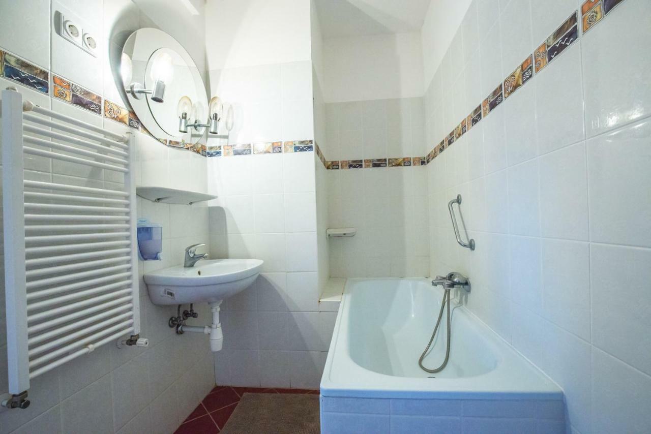 Kis-Gast Panorama Apartman ไฮจ์ดุสโซบอสโล ภายนอก รูปภาพ